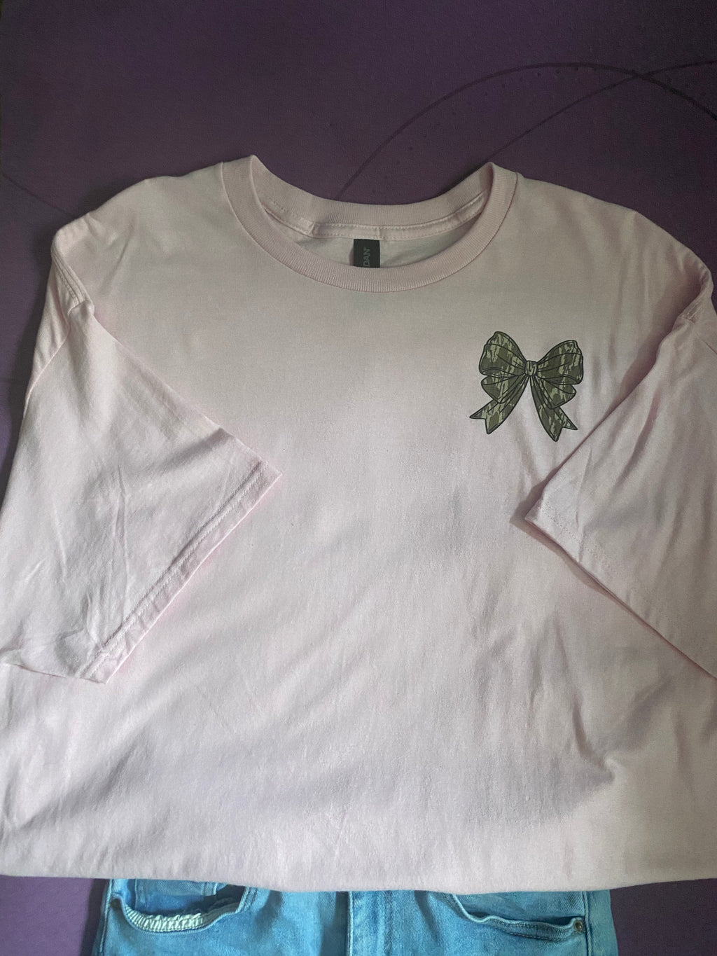 Pre-made Front pocket and back bow and amen camo tshirt